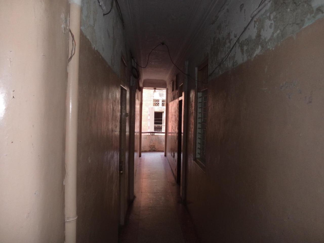 Отель Vijay Palace Индаур Экстерьер фото
